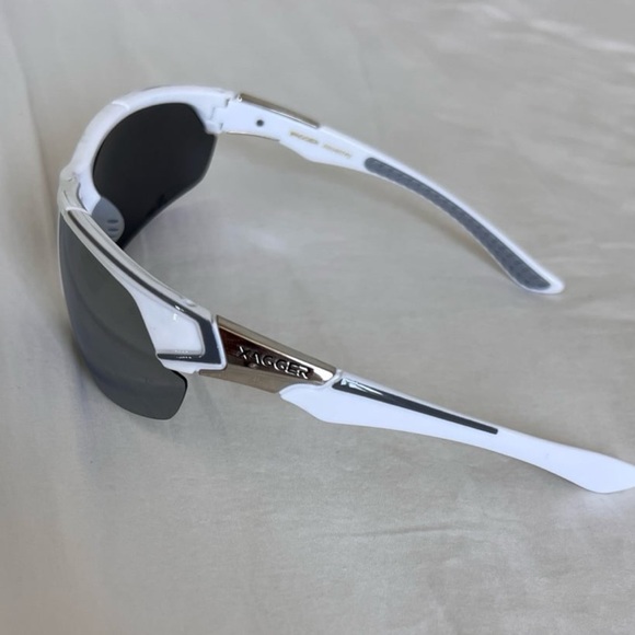 Running sunglasses - Picture 3 of 3